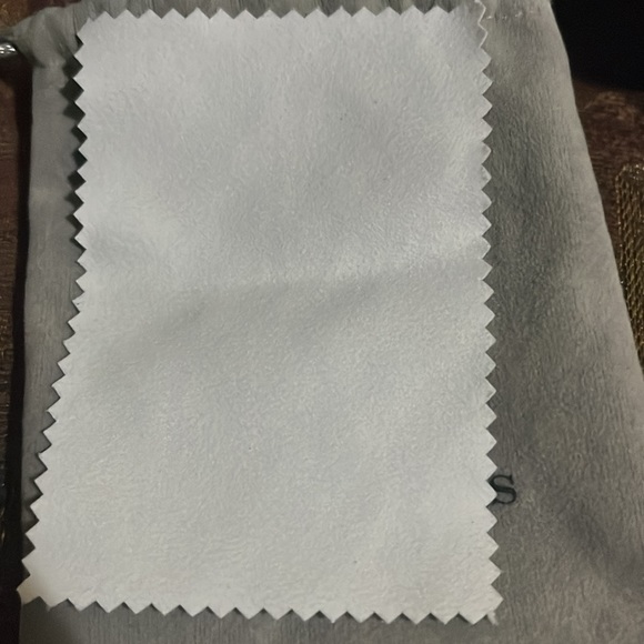 This is silver necklace that was given to me. Small demands - Picture 4 of 4